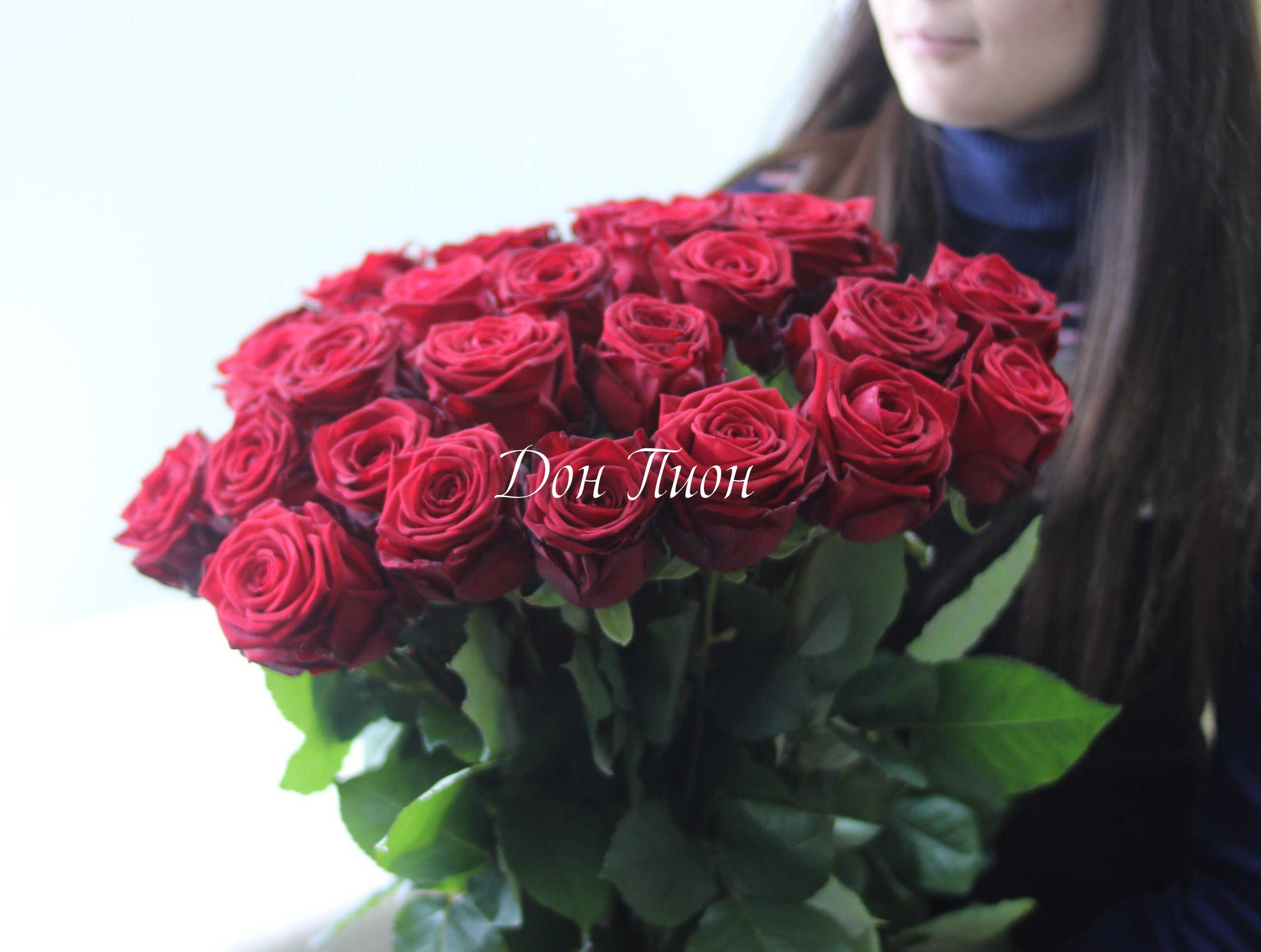 25 красных роз