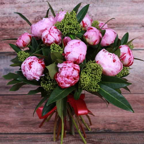 Букет из пионов