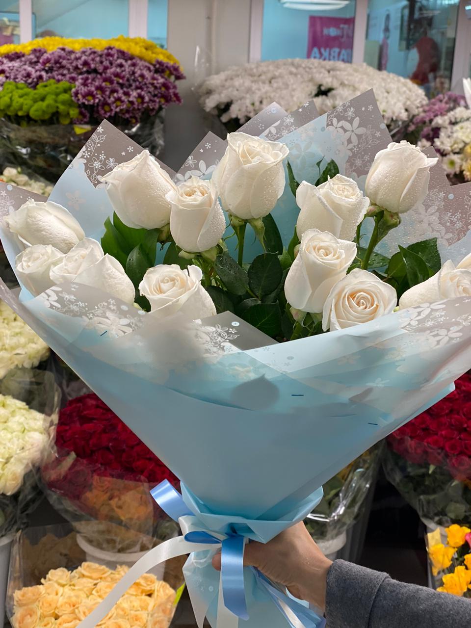 Букет с белых роз