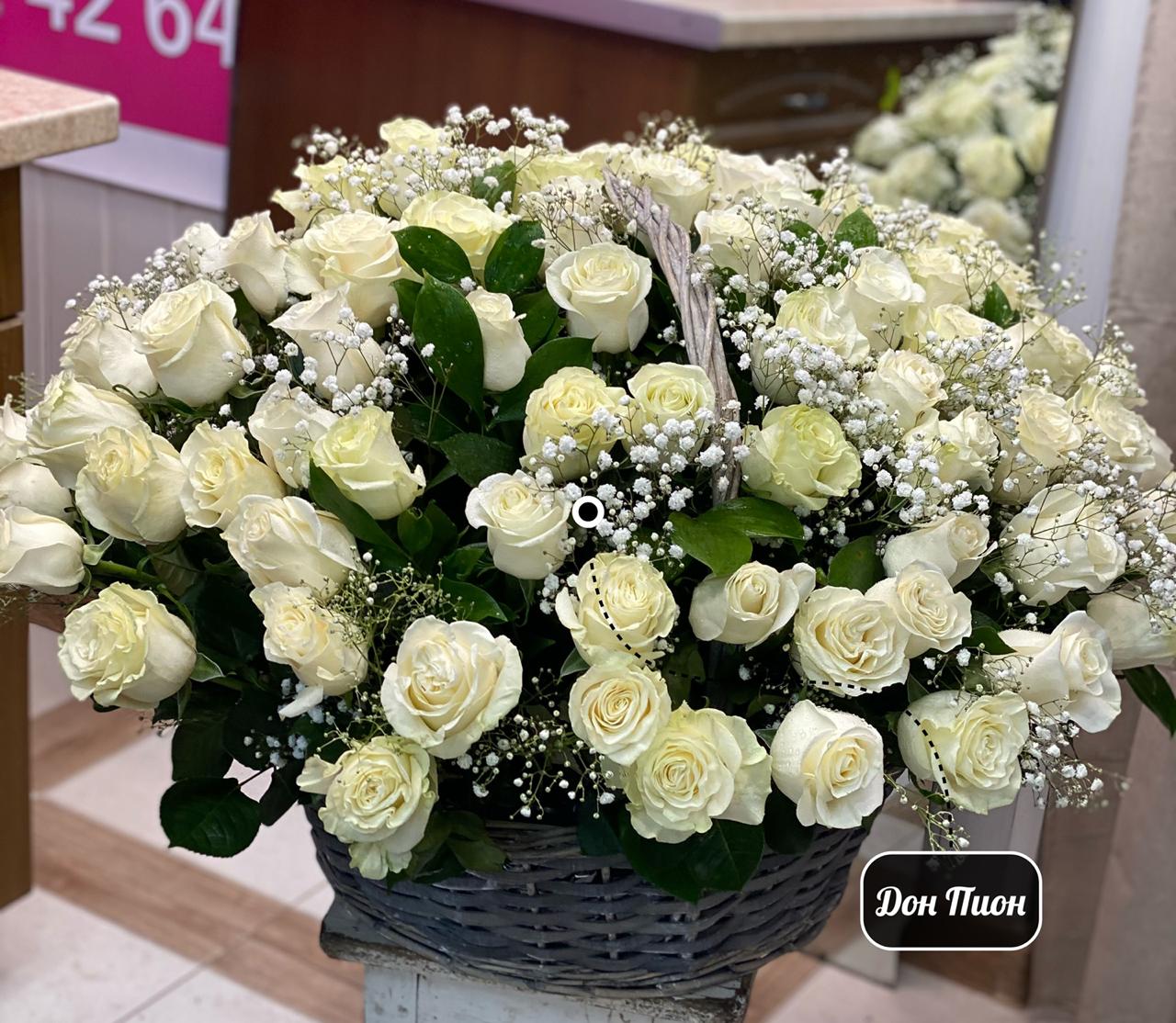 Корзина с 101 розы 